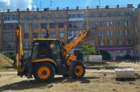 На ул. Дзержинского в Тракторозаводском районе началась укладка тротуарной плитки