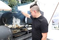 На фестивале #ТриЧетыре  волгоградцев угостят  копченостями на горчичном масле,  «рваной» свининой и хинкали «том ям»
