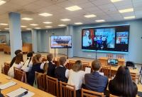 Новая школа-тысячник в Ворошиловском районе Волгограда провела свой первый межшкольный телемост